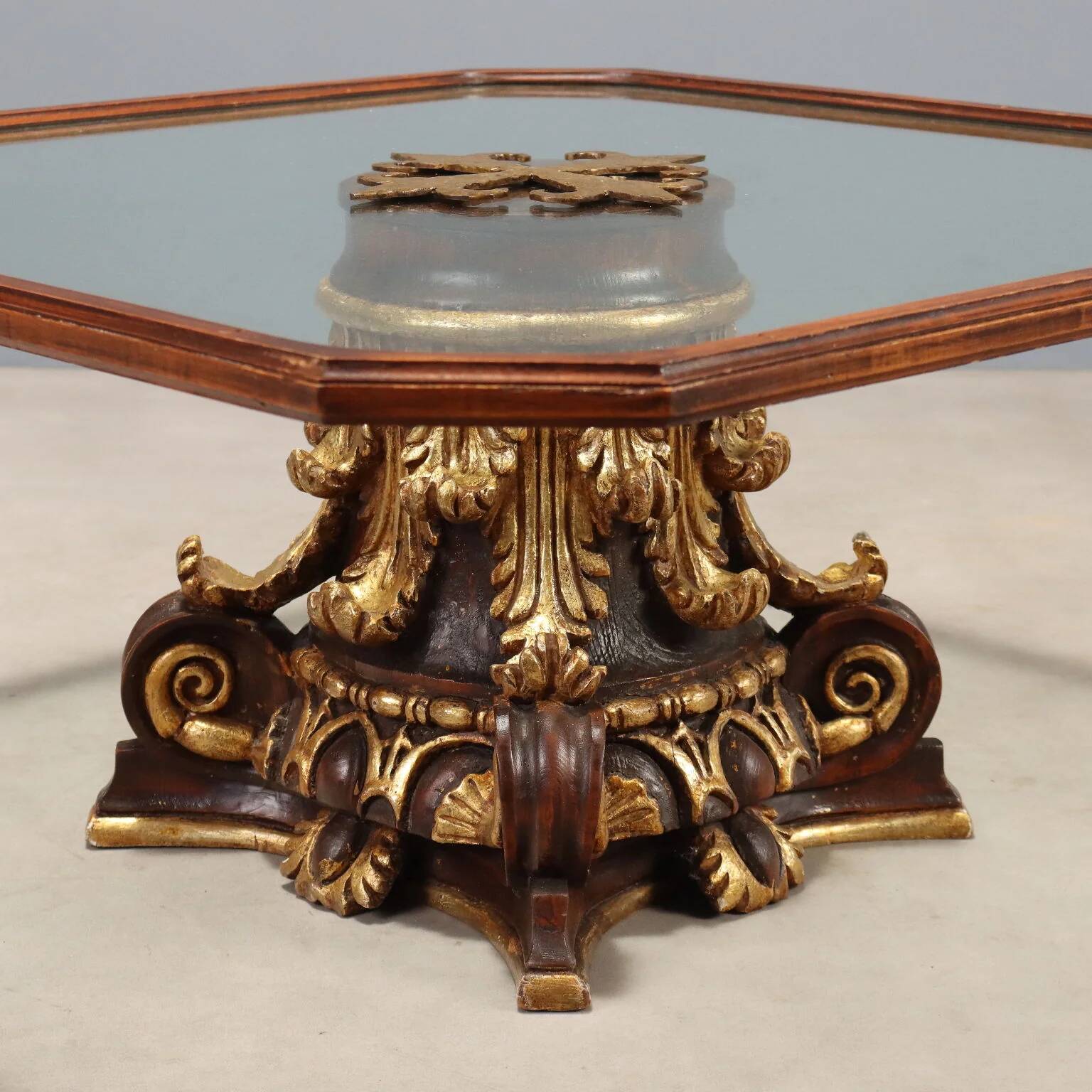 Table basse ancienne en verre et bois, Italie, XXe siècle