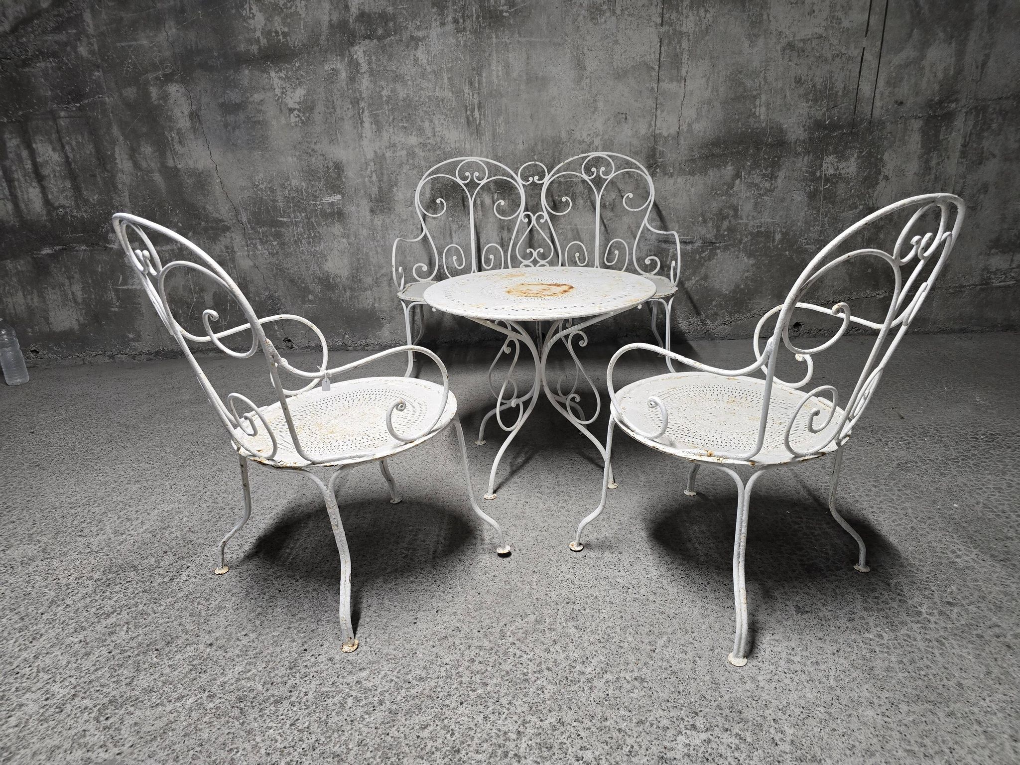 Salon de jardin ancien en fer forgé, début du XXe siècle