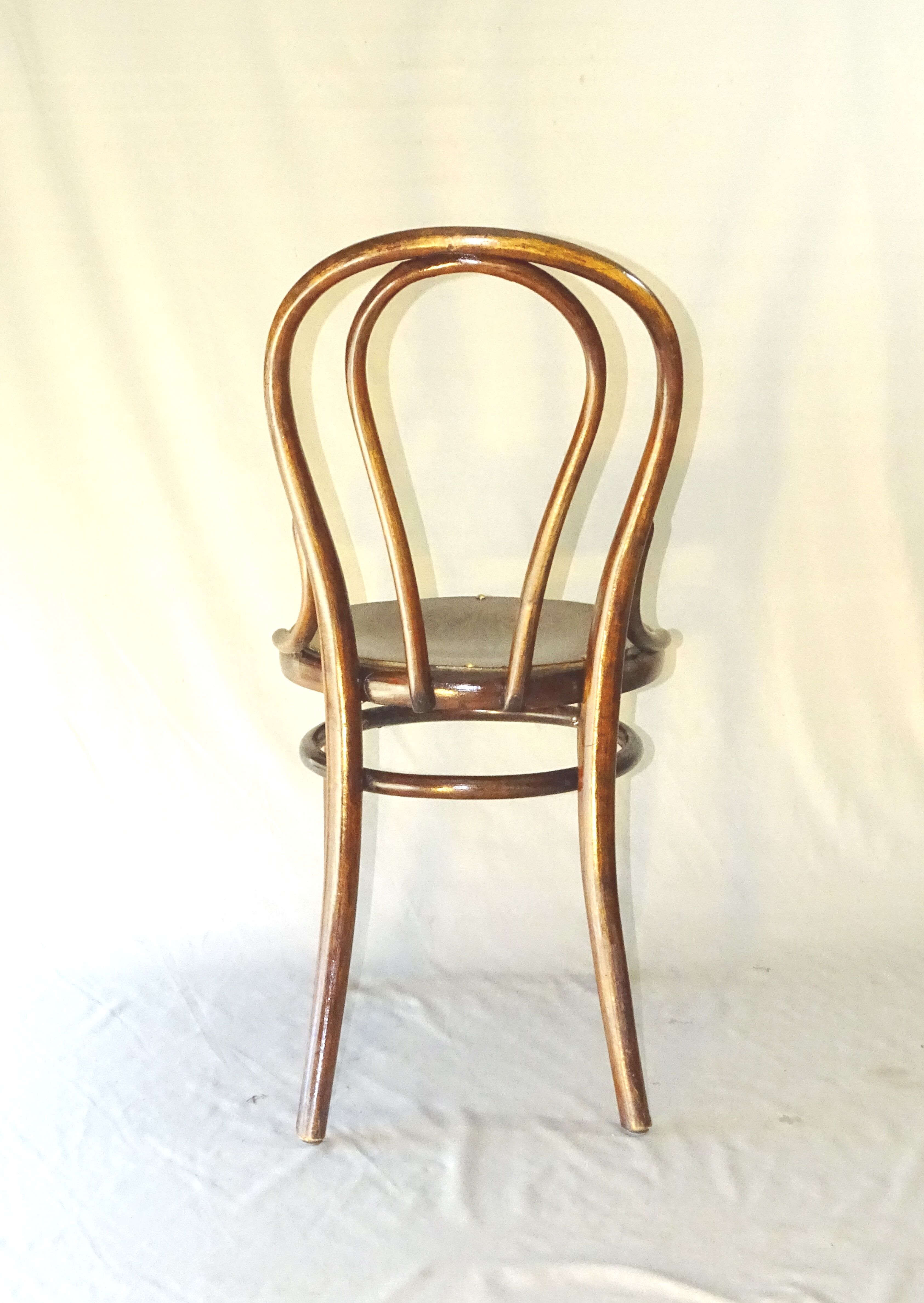 Thonet chair N°18 circa 1880 wooden seat