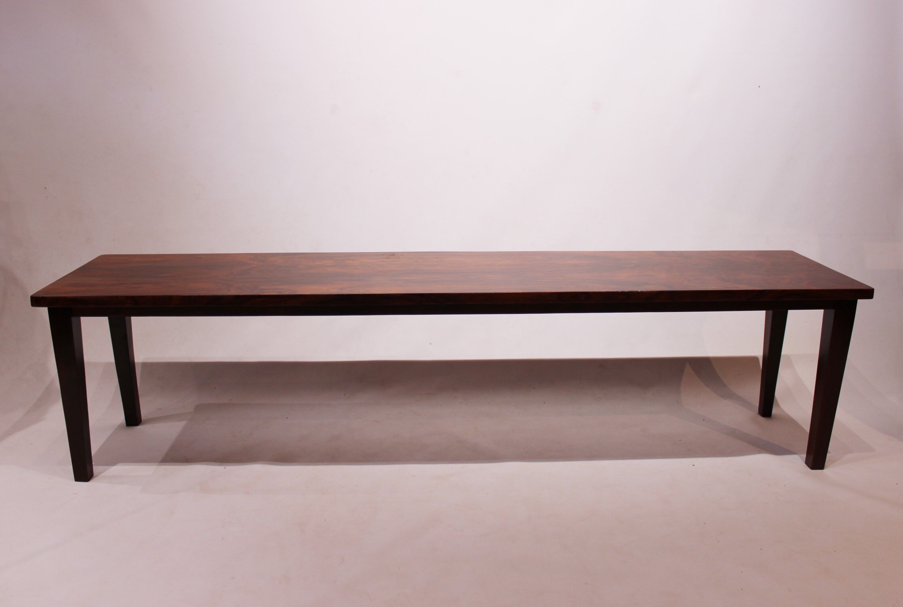 Table basse en bois de rose de conception danoise des années 1960