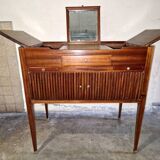 Sublime Louis XVI style walnut and walnut veneer dressing table