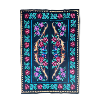 Tapis de laine roumaine vintage design floral sur fond noir 235x150cm