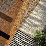 Handmade ecru rug with geometric patterns 200cm x 300cm