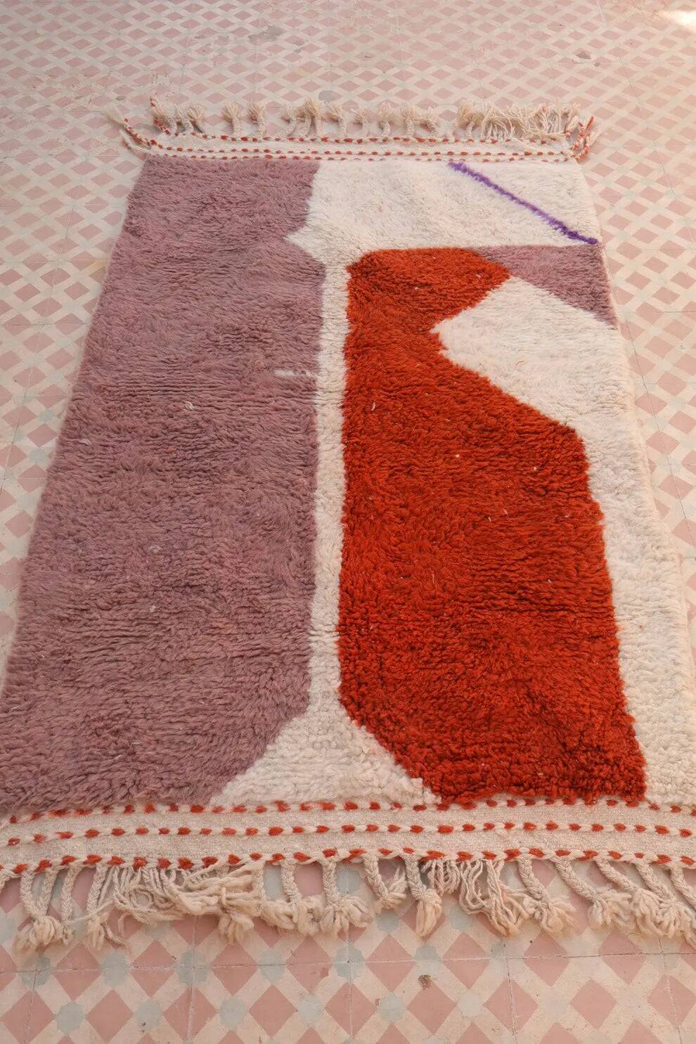 Traditional handmade Berber Beni Ouarin rug size 150 x 250 cm