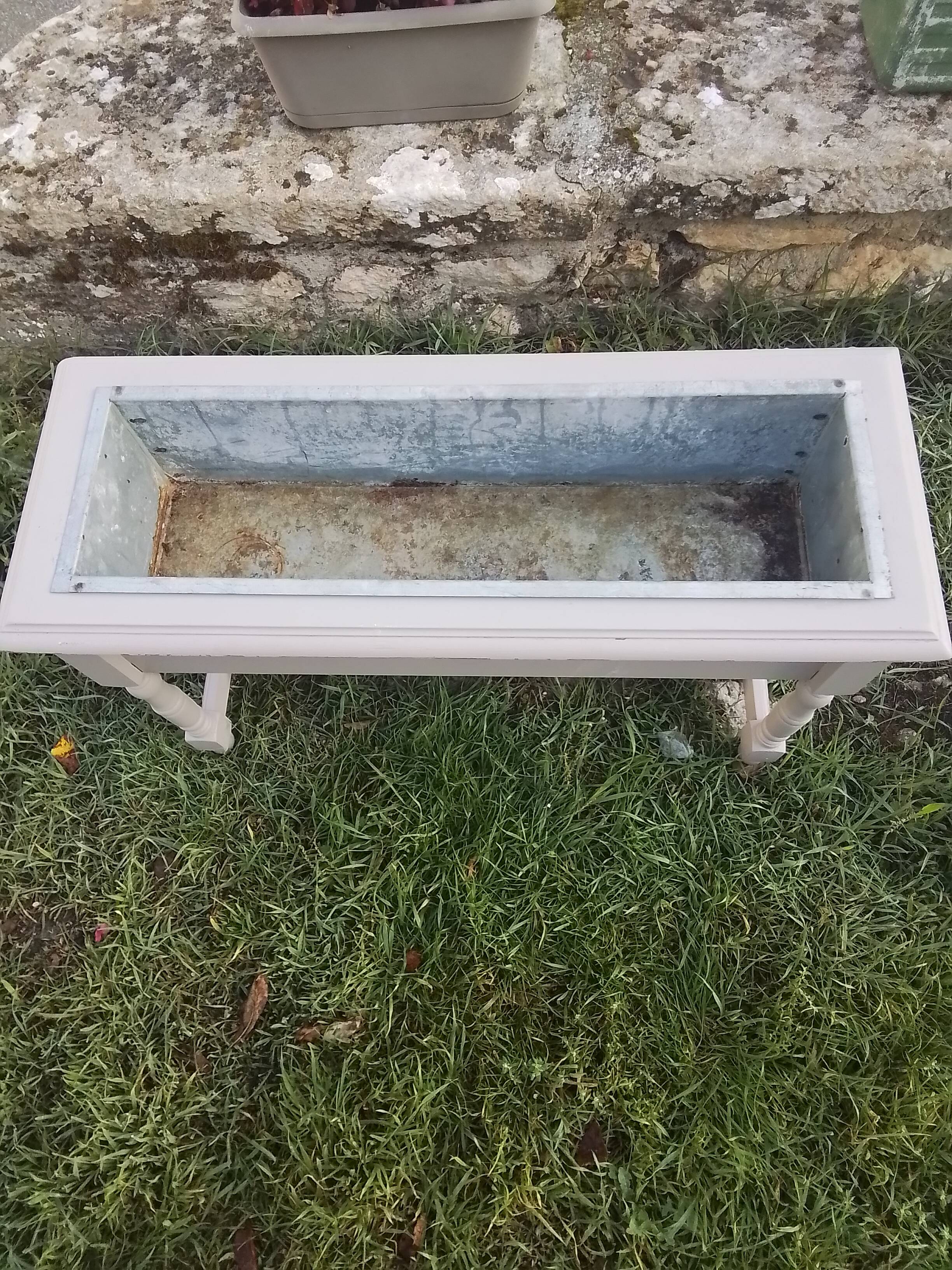 Removable galvanized interior gray wood planter