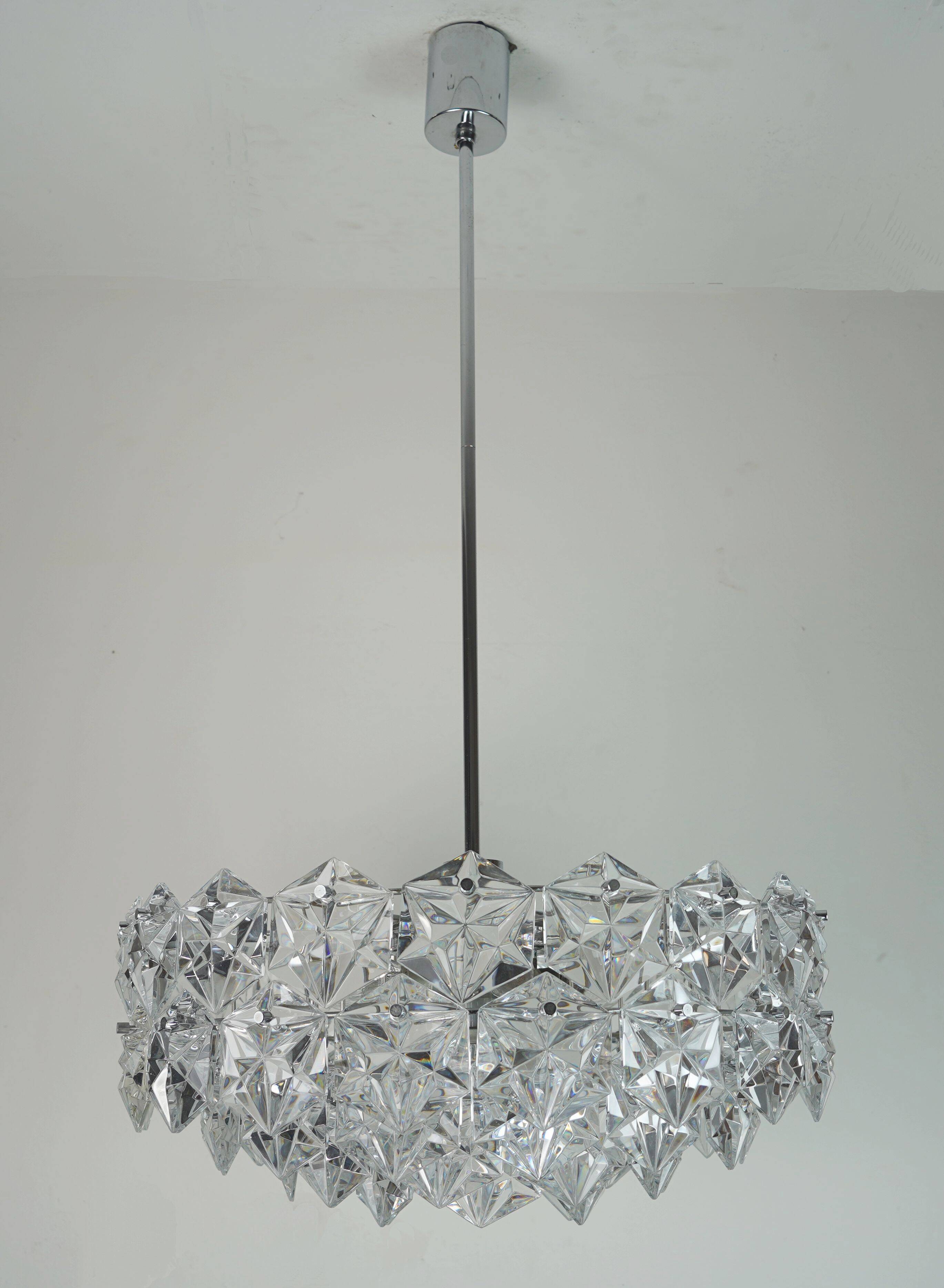 Lustre Kinkeldey en verre et chrome avec 66 prismes, années 1960
