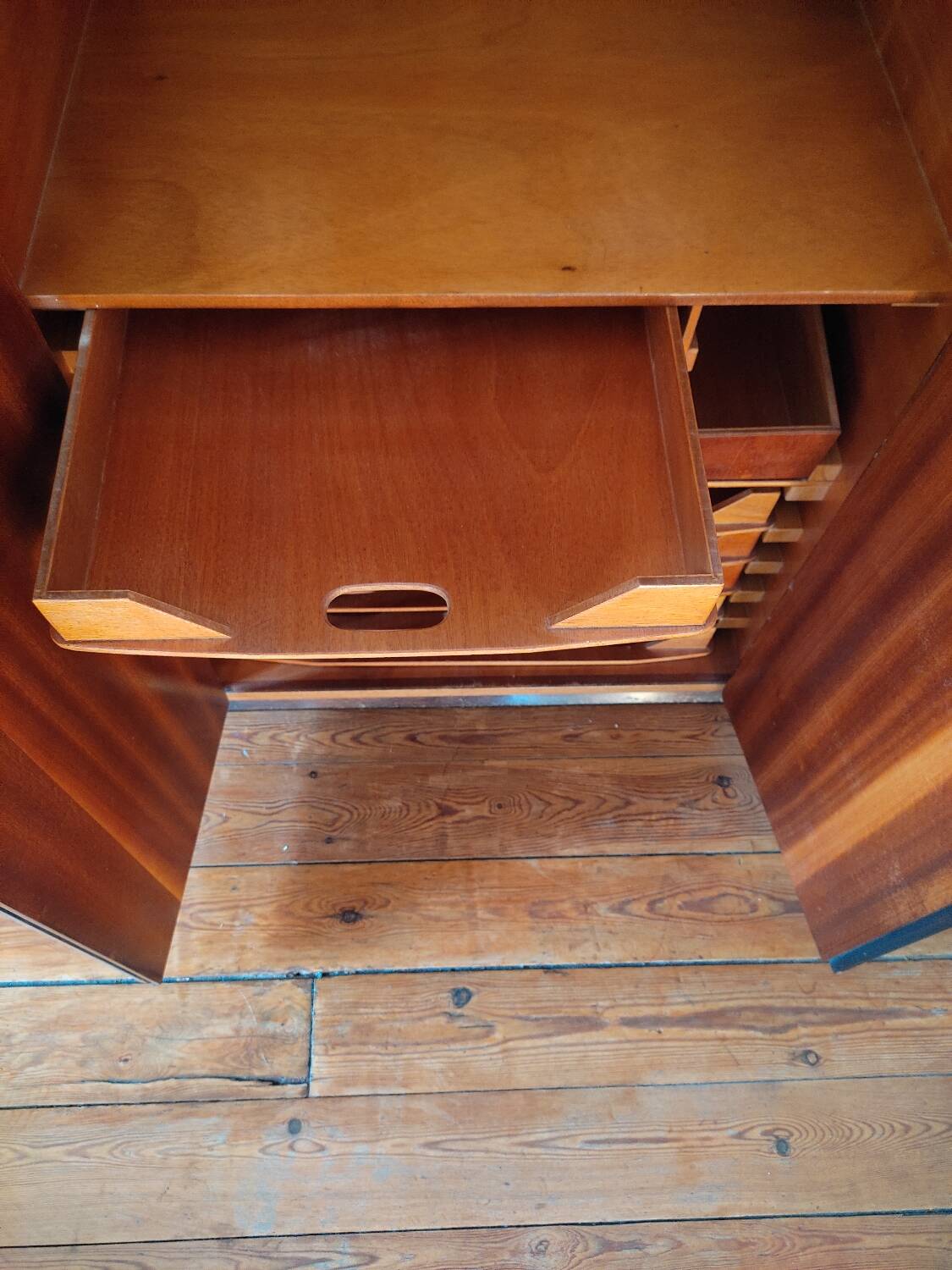Vintage vinyl record cabinet/sideboard