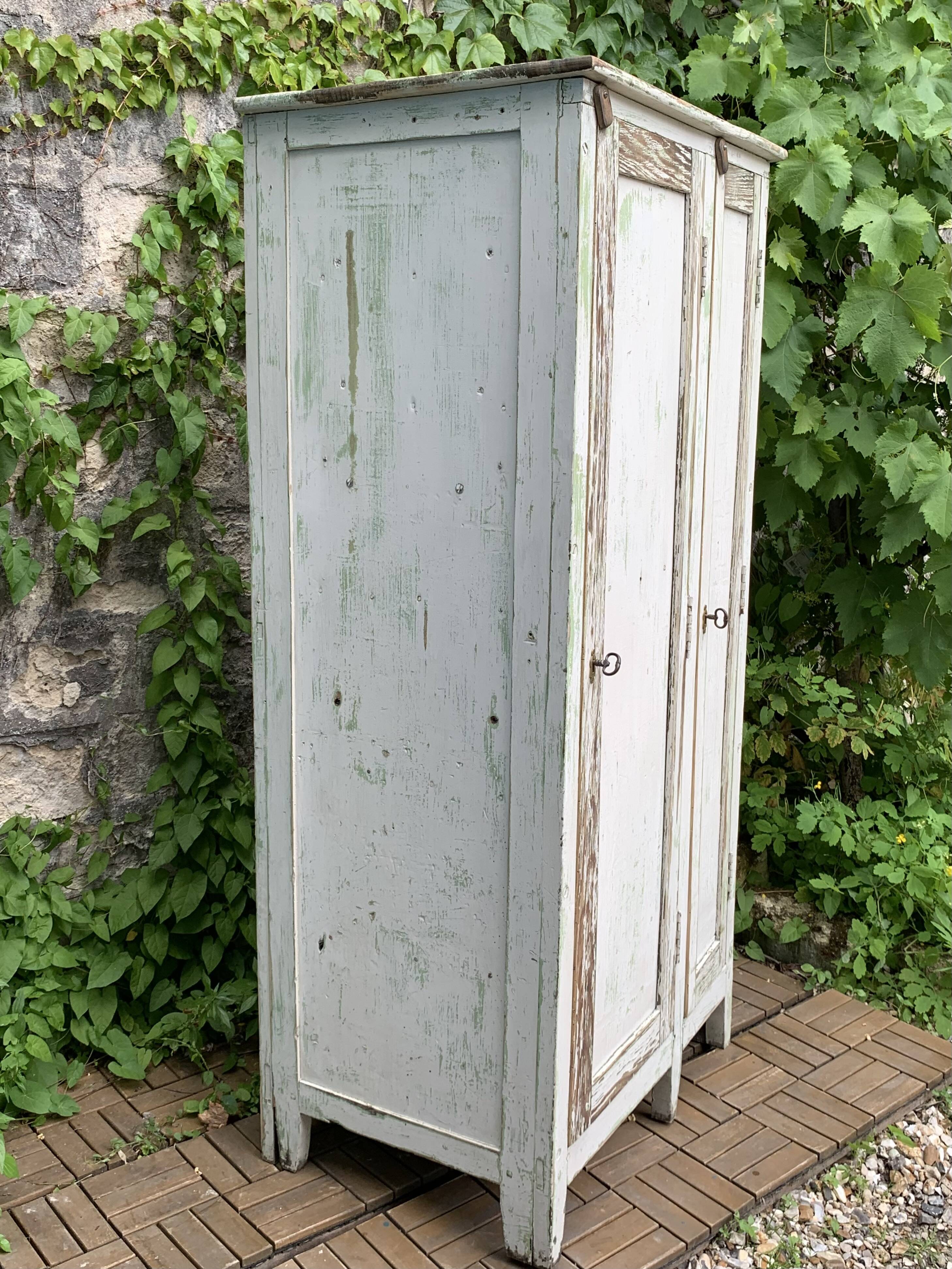 Parisian workshop cabinet 1940
