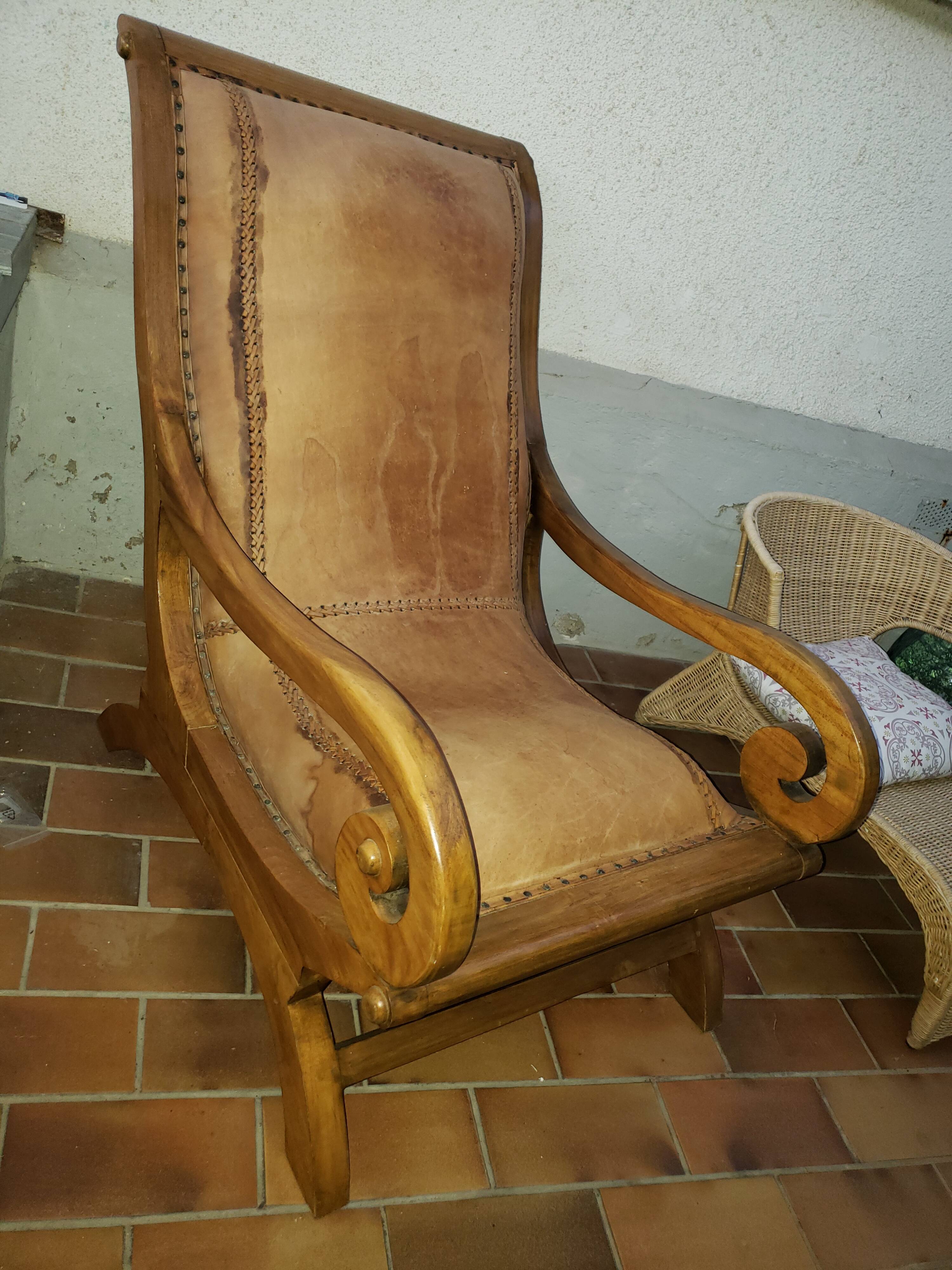 Colonial planter chair