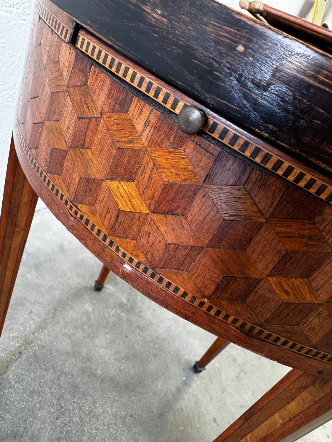 Bouillotte table/game table in Louis XVI style with marquetry circa 1900.
