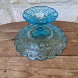 Ancien plat de service compotier sur piédouche en verre bleu