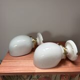 Paire d’appliques vintage en opaline blanche