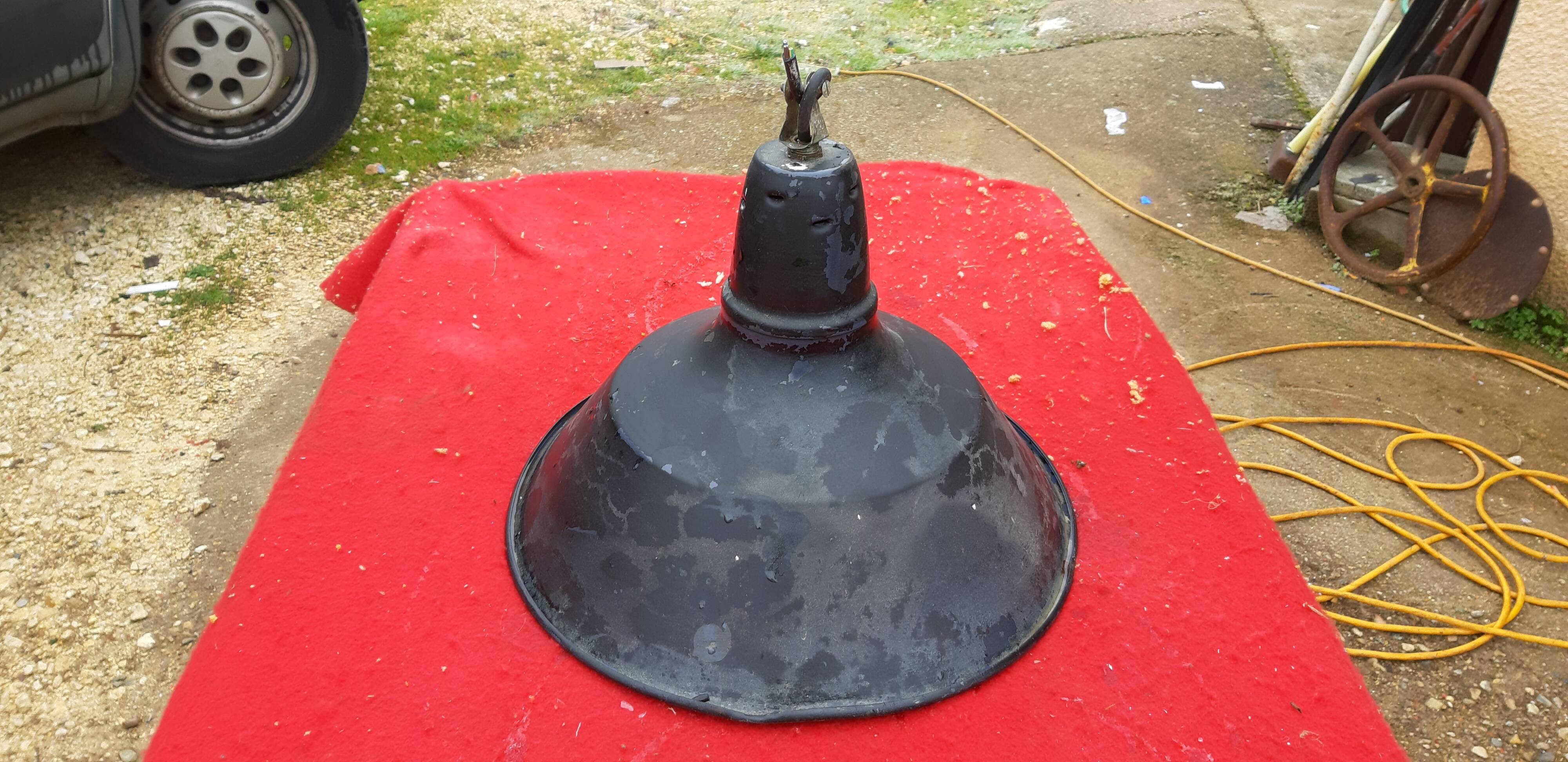 Industrial hanging lamp