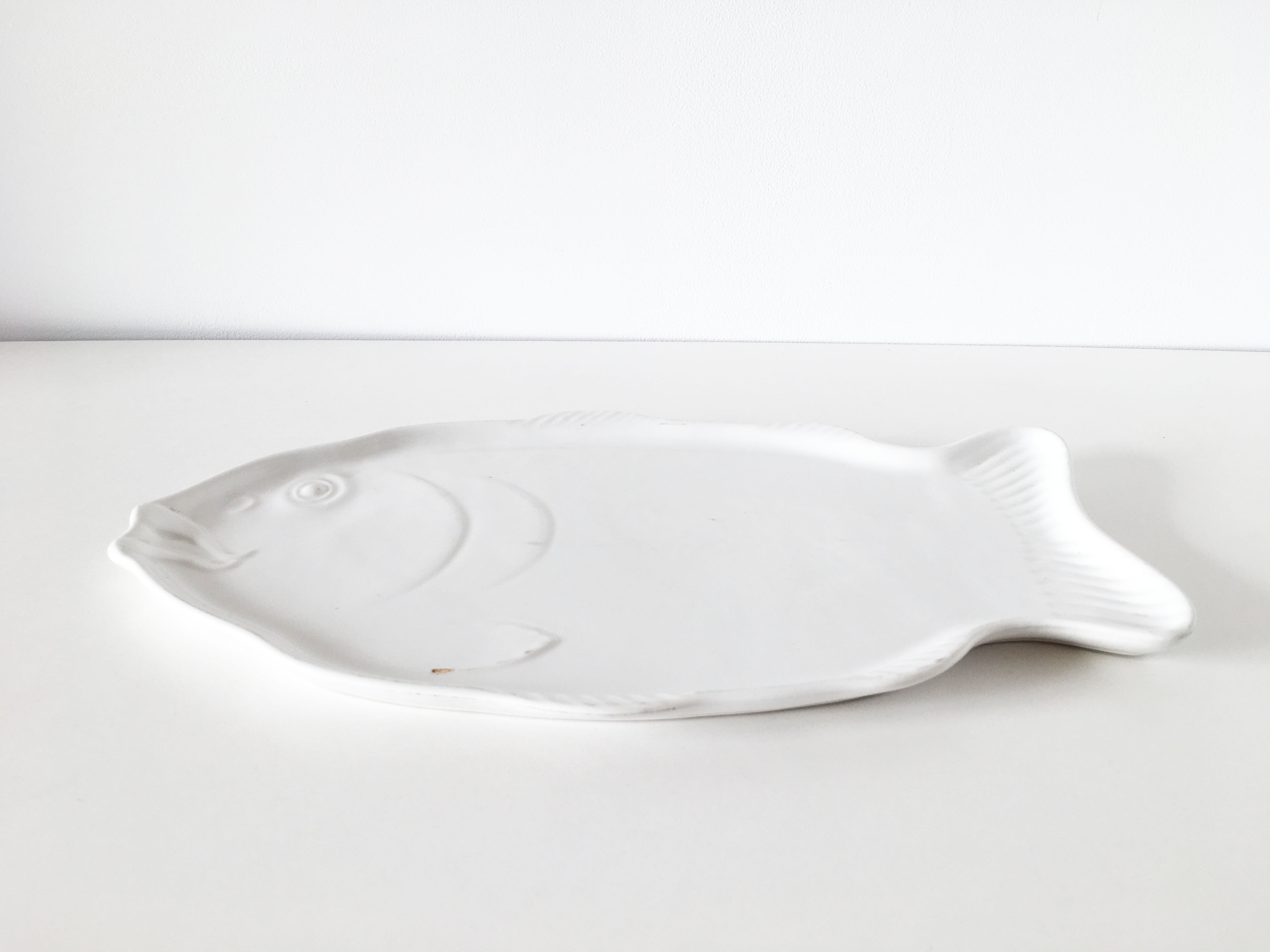 White ceramic fish dish