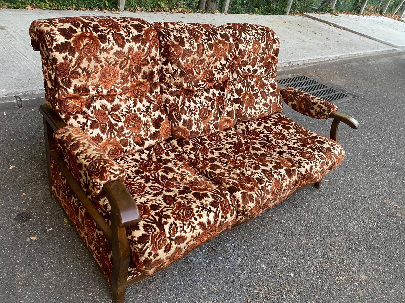 Vintage 70s 3-seater convertible sofa in floral velvet Méral France 1970