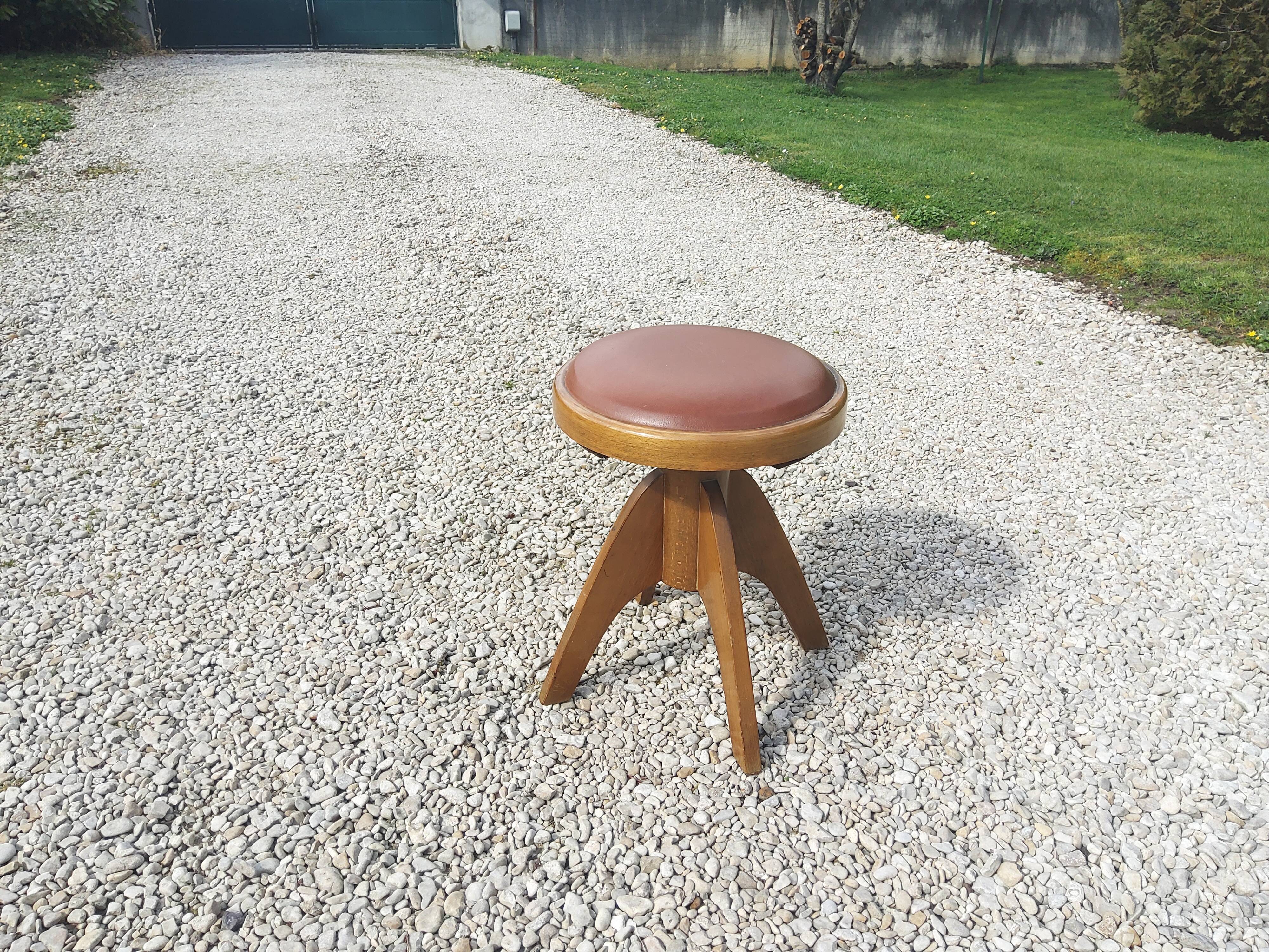 Piano stool