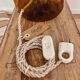 Lampe dame Jeanne et jute tissée