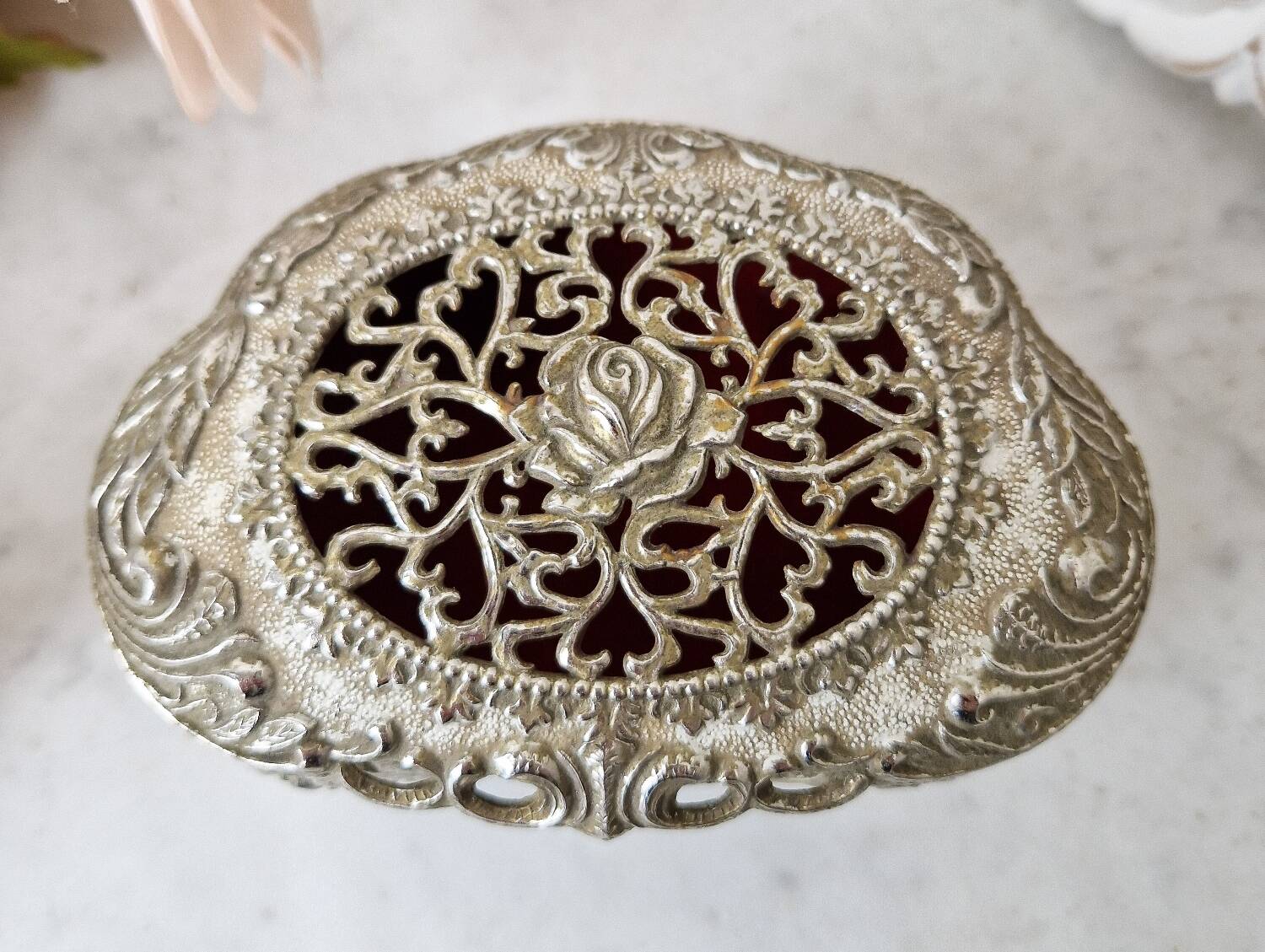 Vintage openwork silver metal jewelry box