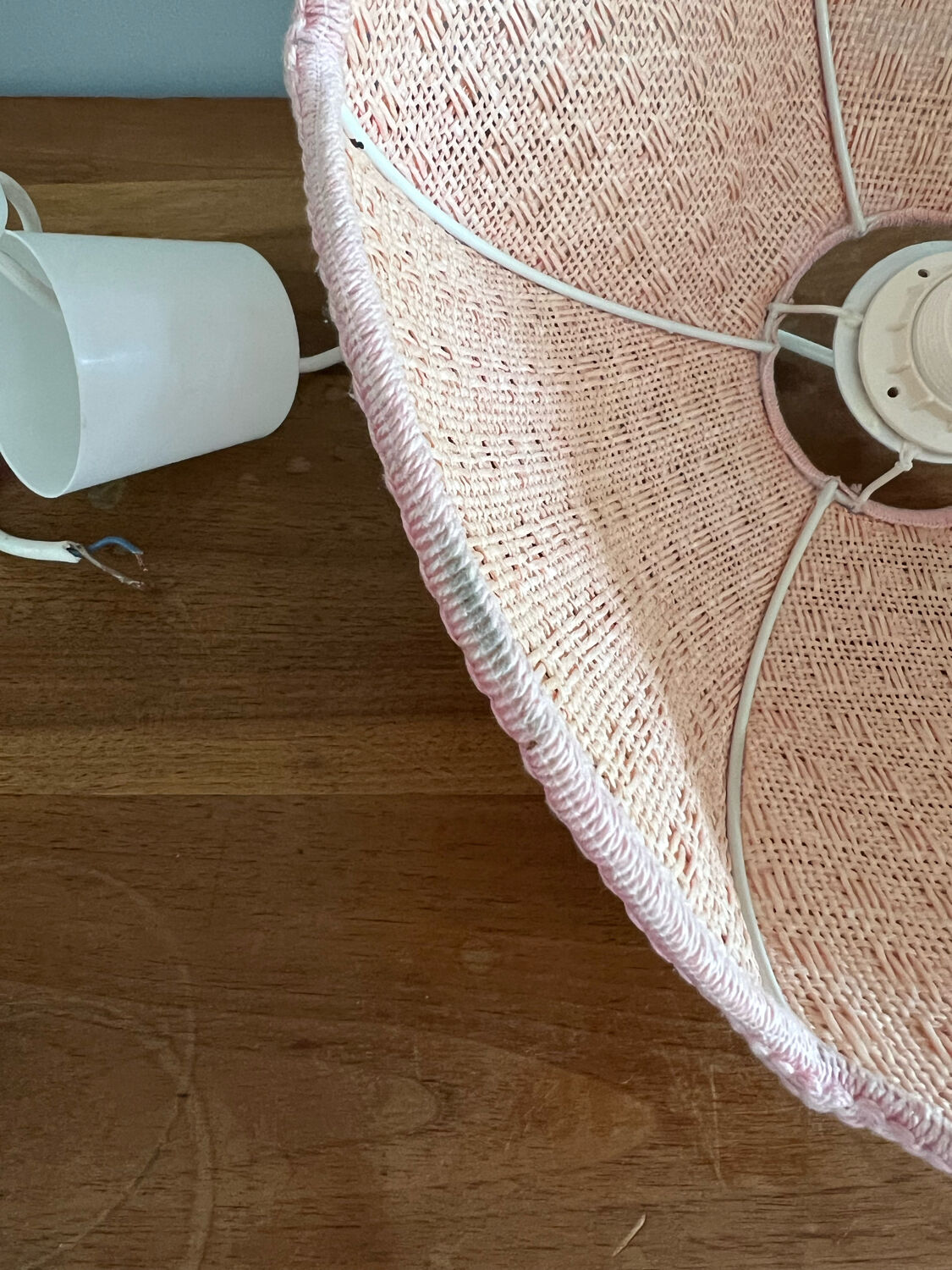 Vintage suspension in raffia and fabrics