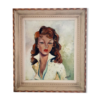 Portrait d’une belle pin-up rousse