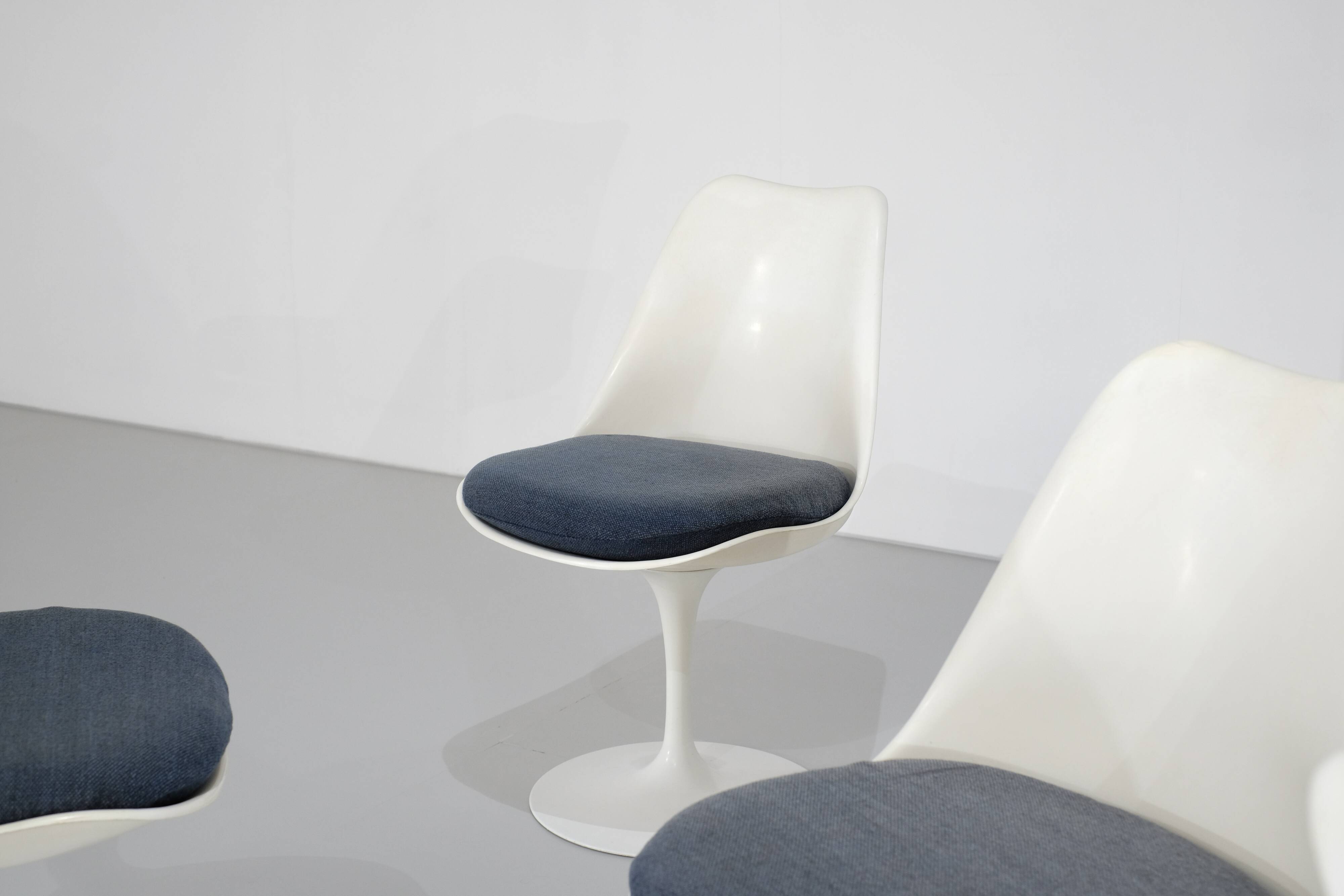 Set of "Tulip" chairs designed by Eero Saarinen for Knoll International.