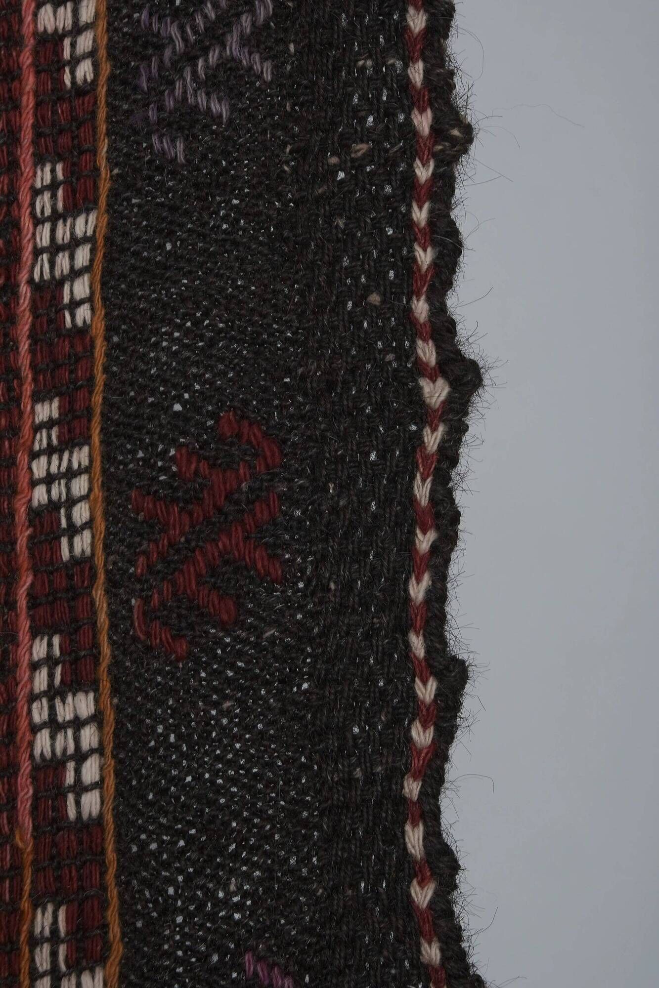 Vintage Turkish kilim, handwoven, 175x251 cm.