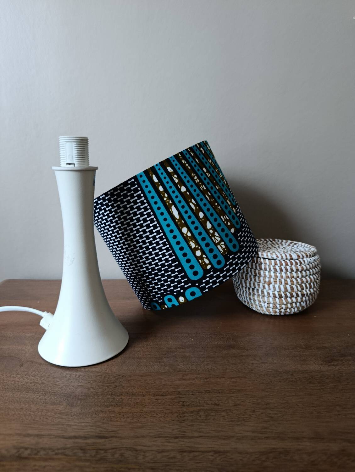 table lamp trumpet foot, modern graphic printed wax shade
