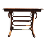 Bistro table with curved wooden legs
