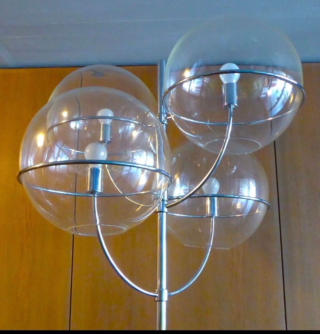 Oluce Vico Magistretti Floor Lamp - Lyndon