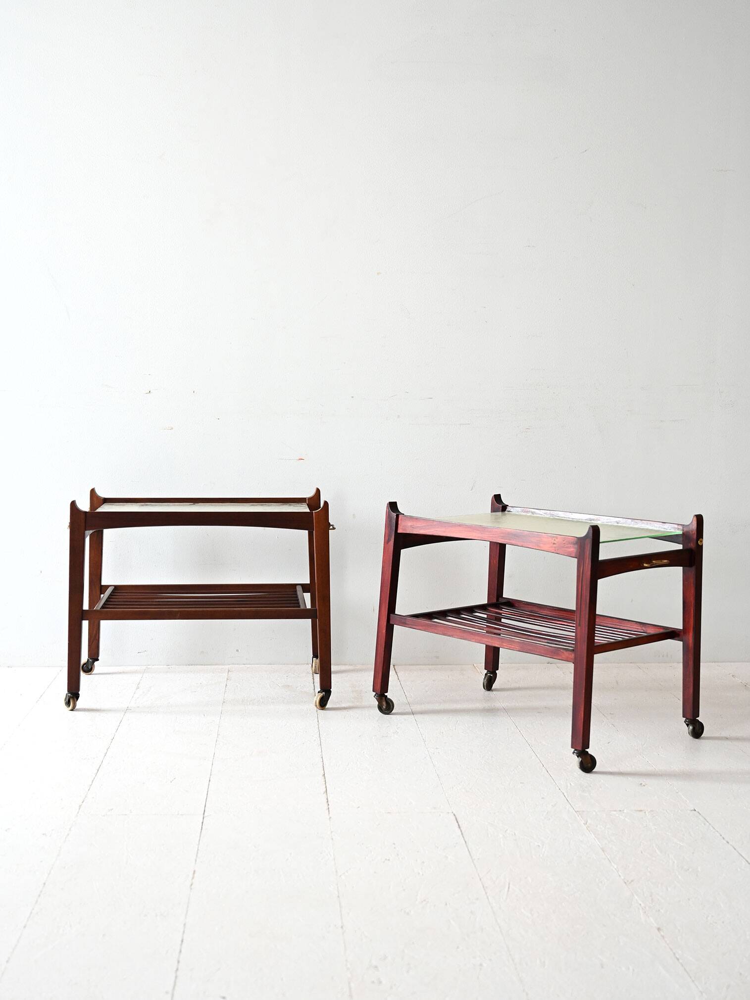 Paire de tables de chevet scandinaves des années 1940/50