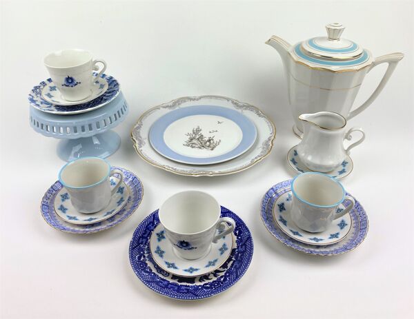 service a the depareillé bleu et blanc - porcelaine - 4 couverts -18 pièces