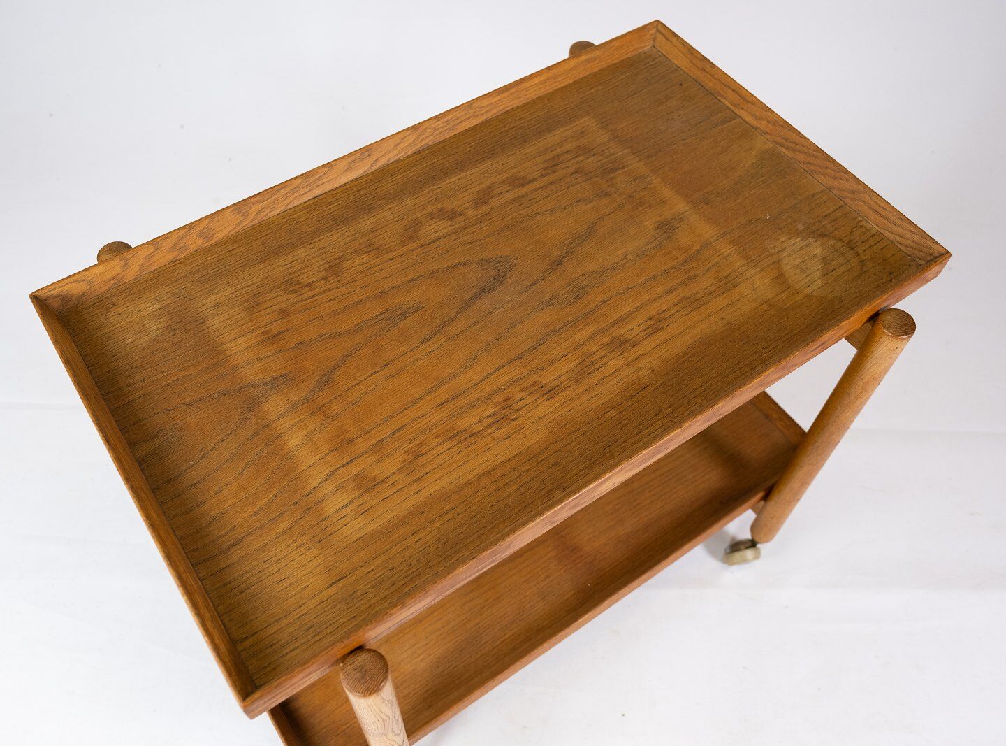 Bar table with extension in oak of danish design manufactured by Hundevad Furniture in the 1960