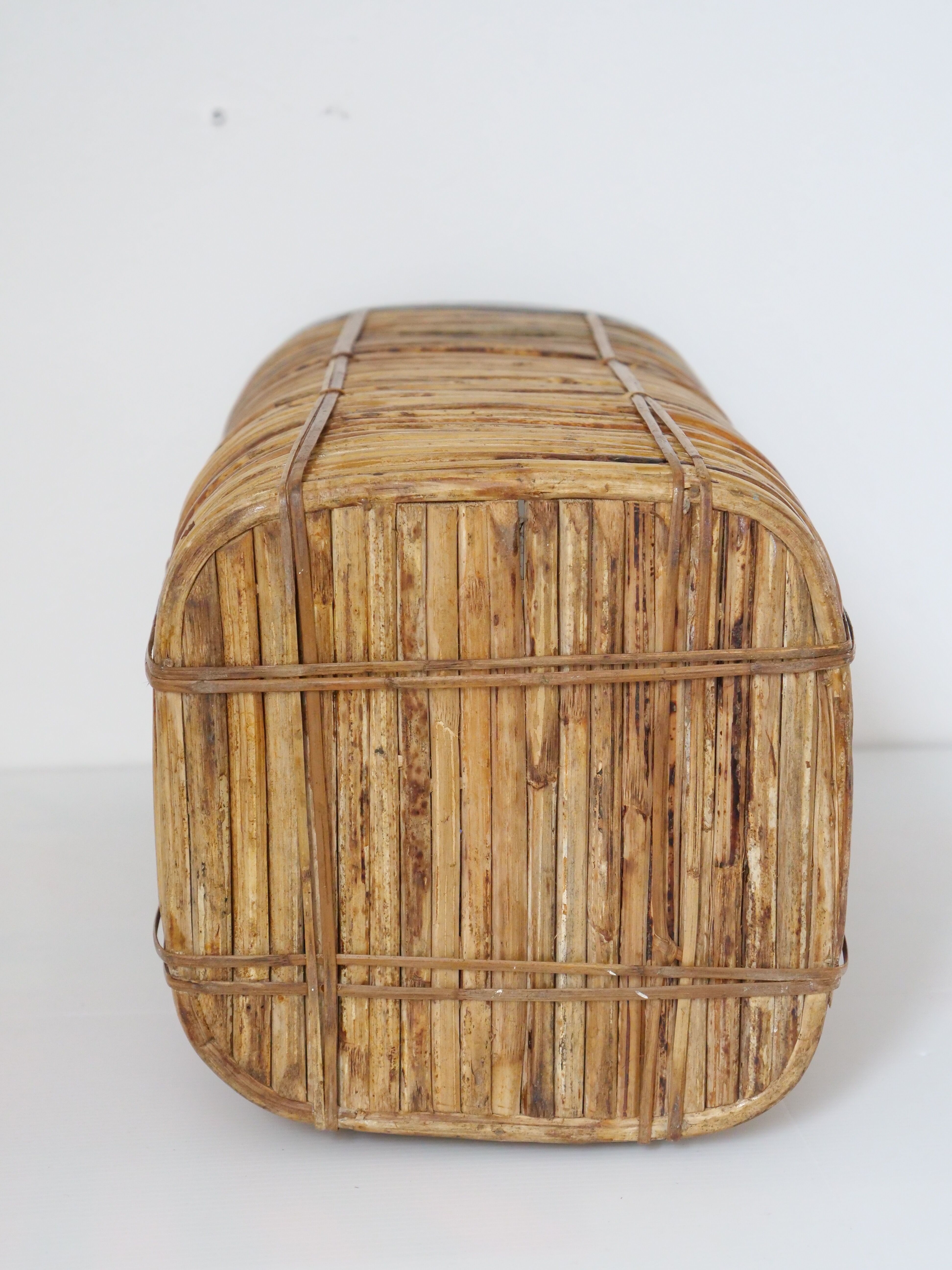 Porte-parapluie style italie en rotin et laiton 1970