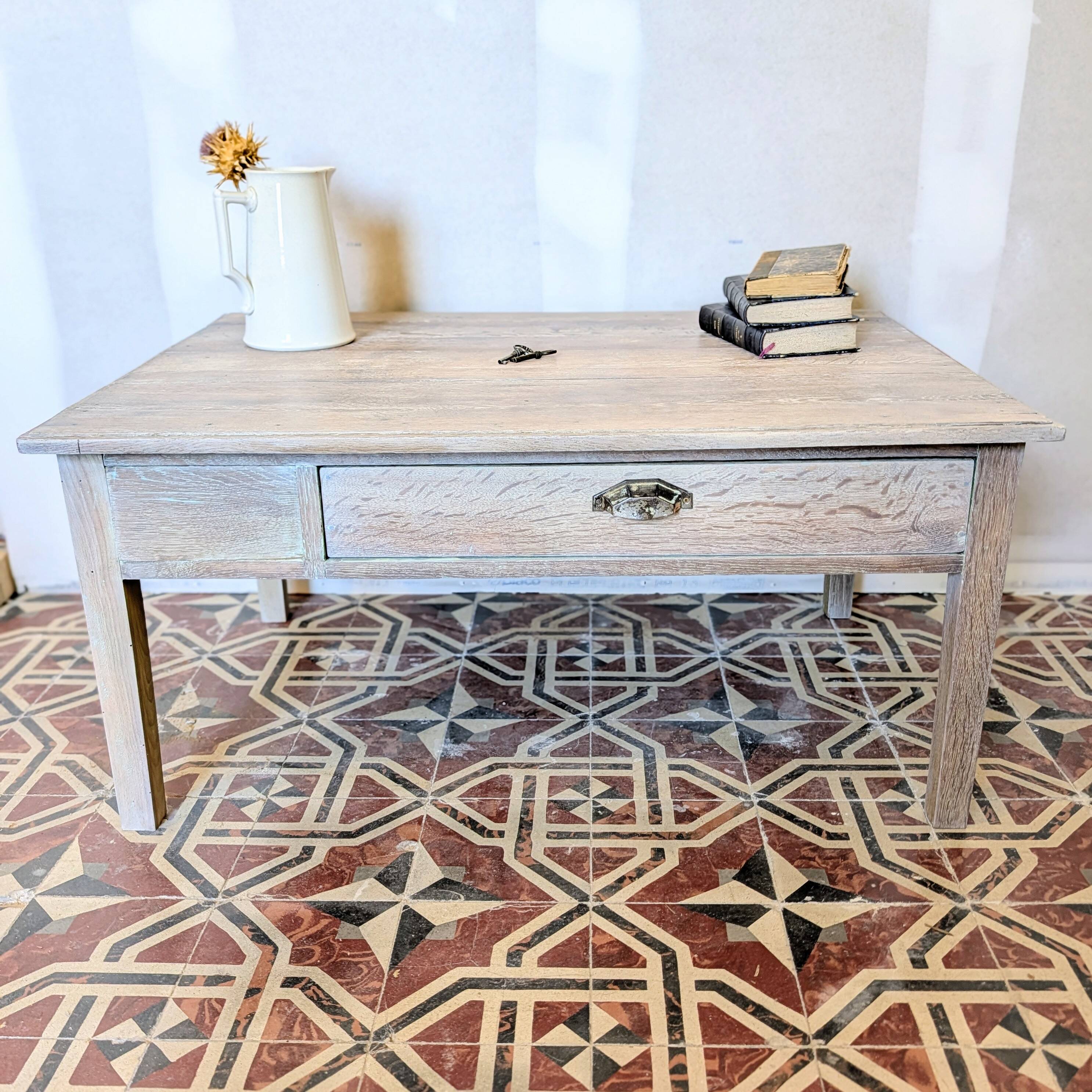 Farmhouse coffee table in oak