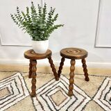 Paire de tabourets tripodes rustiques