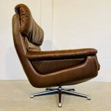 Chaise œuf pivotante en cuir danoise vintage des années 1970 par Bramin