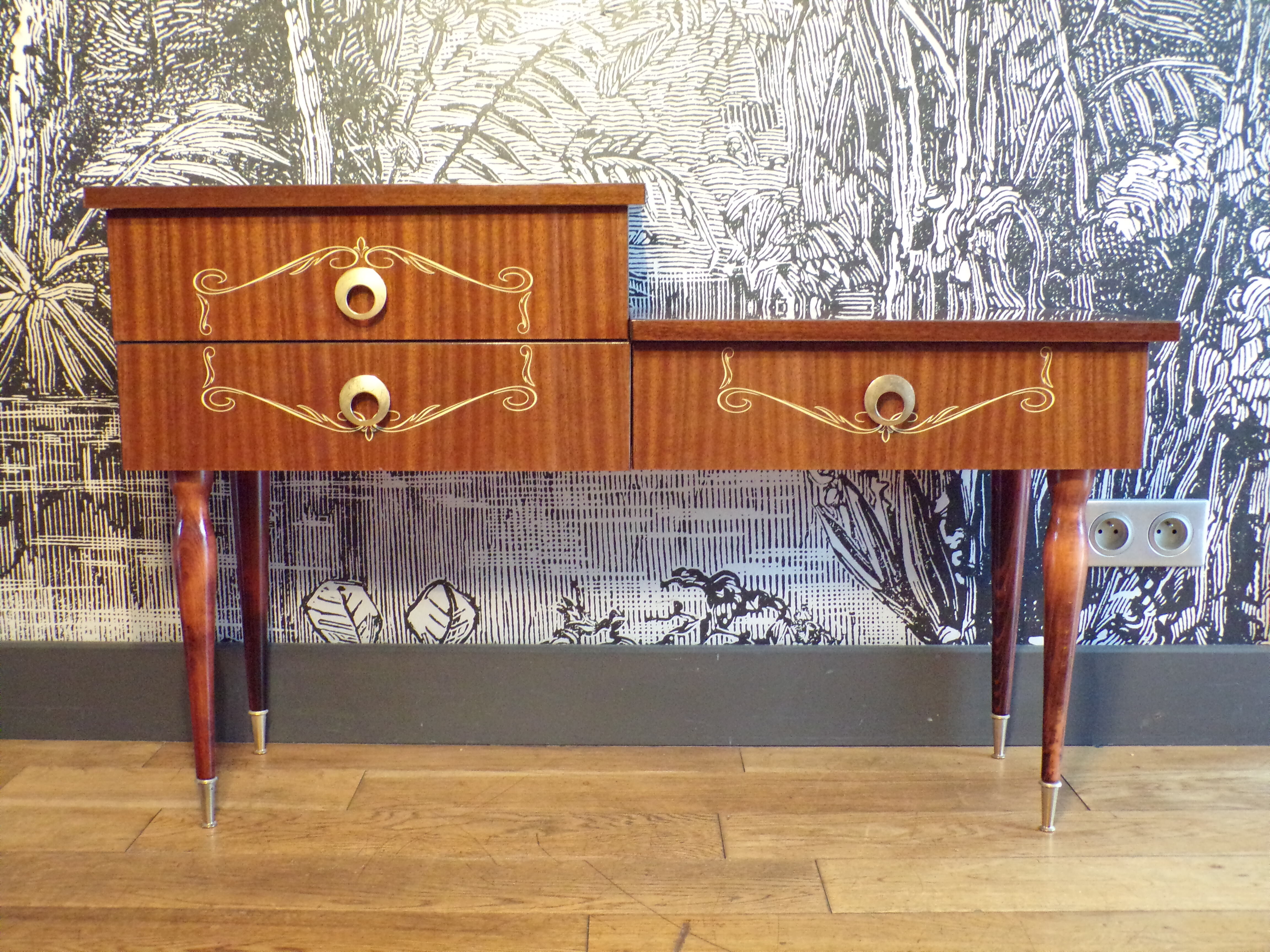 Vintage side table in varnished wood