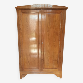 Armoire parisienne