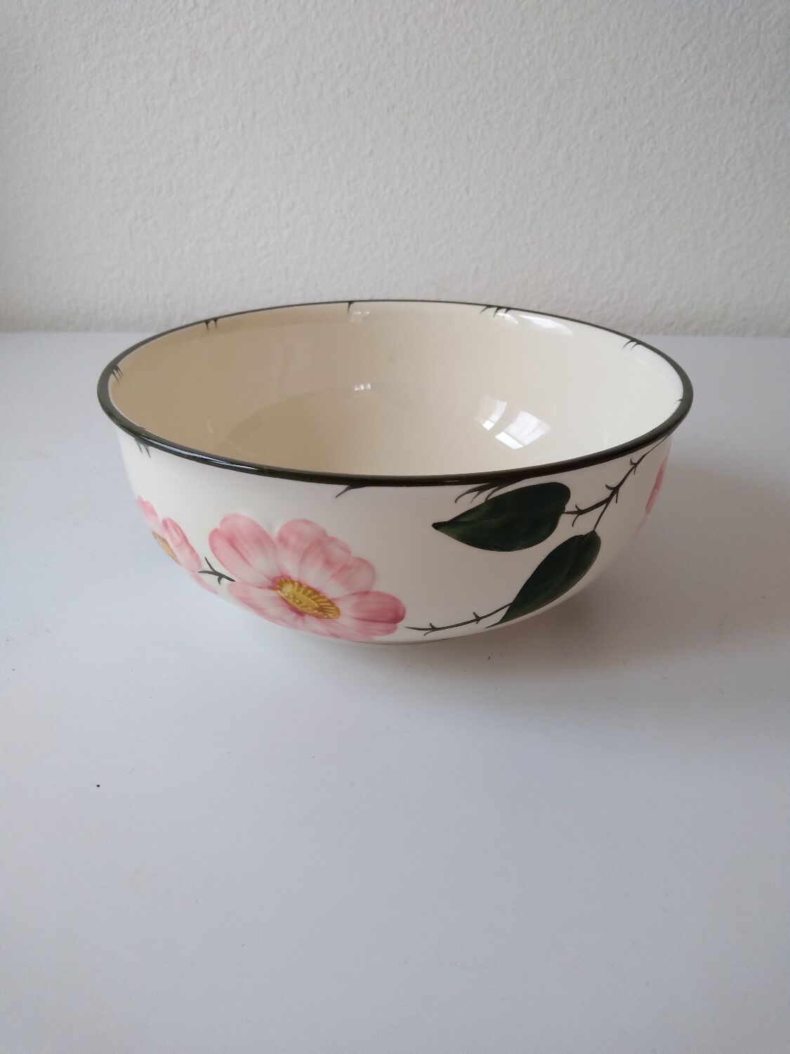 Spring salad bowl pink model
