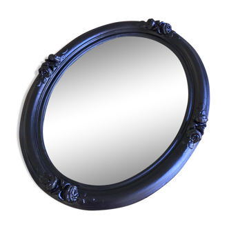 Romantic oval mirror with embossed roses