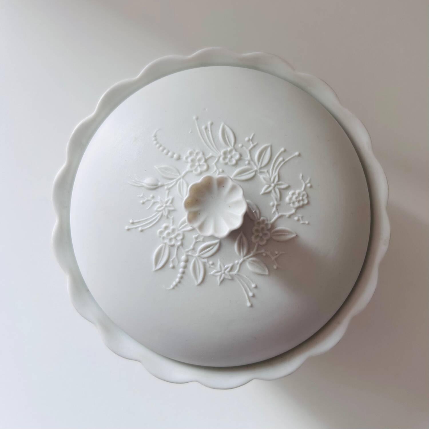 Kaiser porcelain sugar bowl