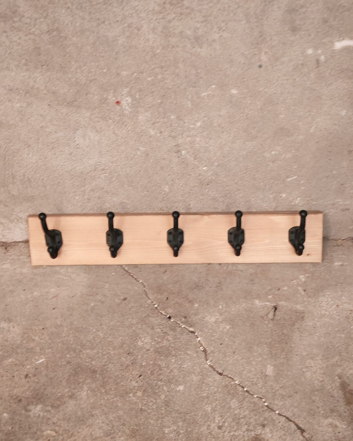 Wooden coat rack with 5 metal hooks