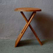 Tabouret pliant Roger Tallon en pin massif édition Sentou, années 70