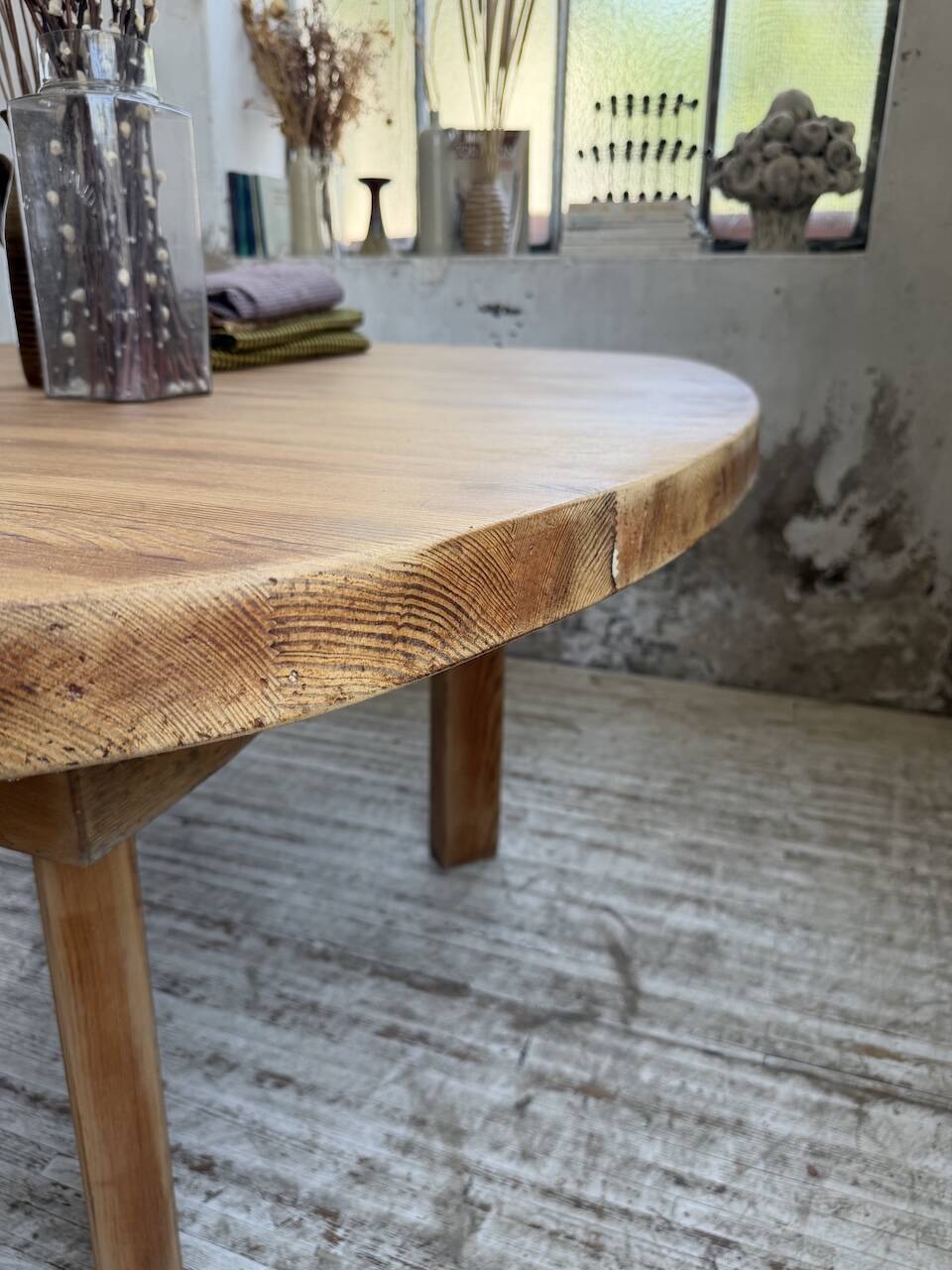 Round XL constructivist table