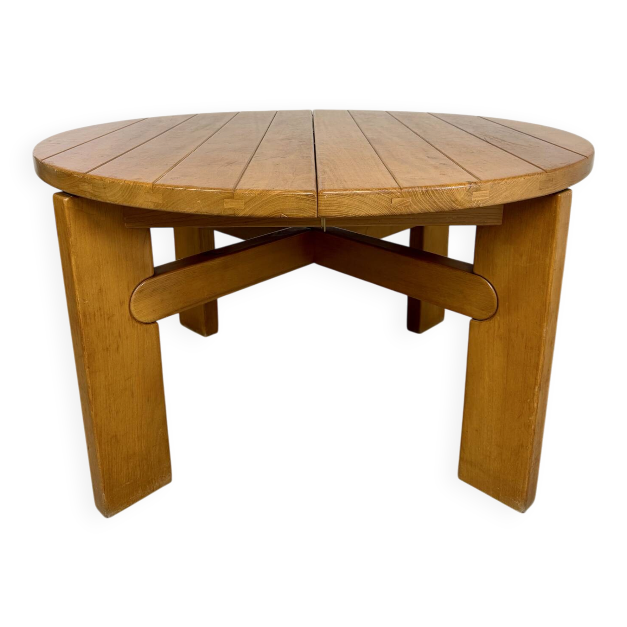 Extendable round table Maison Regain in solid elm, 1970s design.