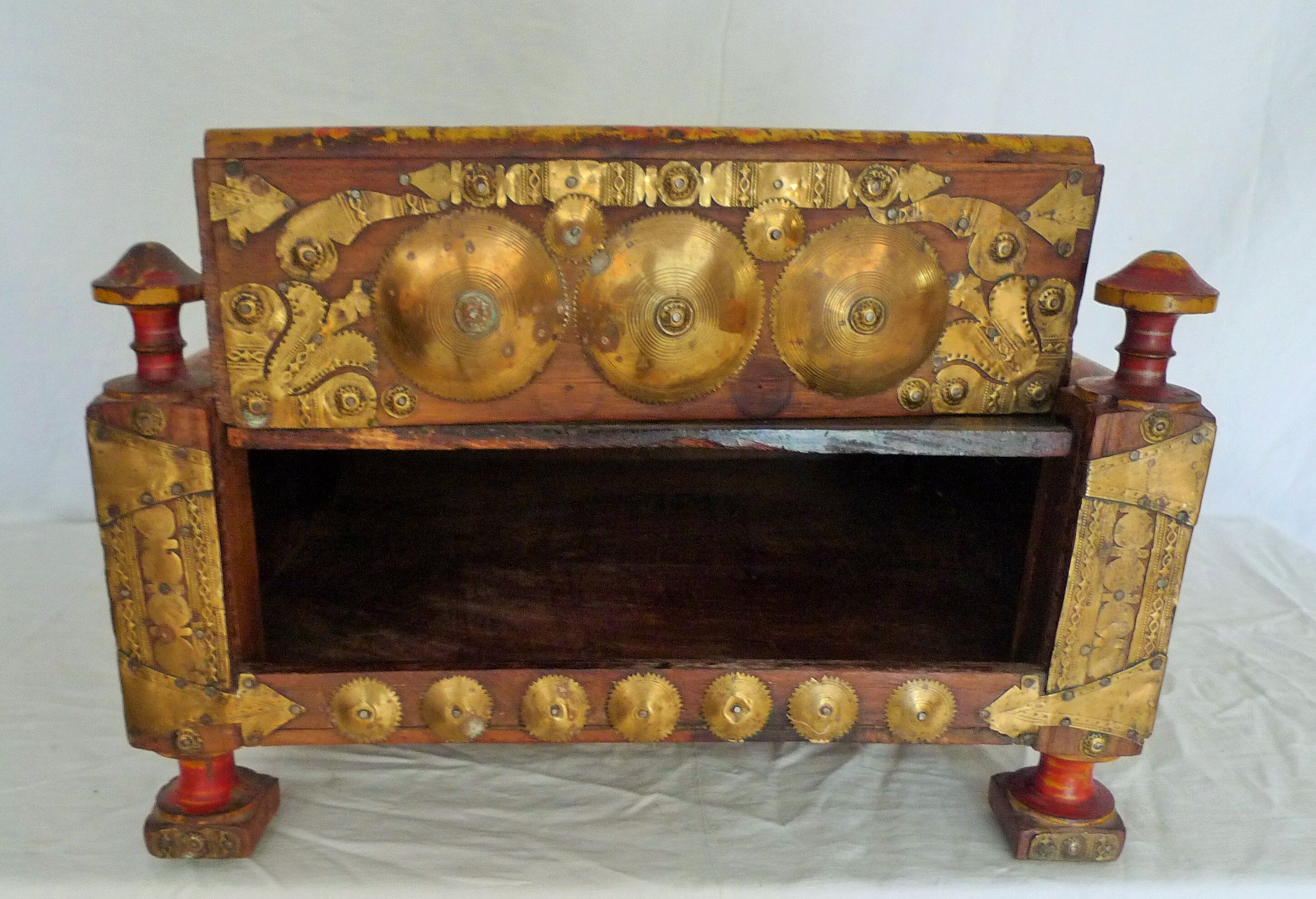 Table chest polychrome paint India