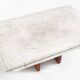 Table basse ou table d'appoint vintage. Marbre. France, années 60.