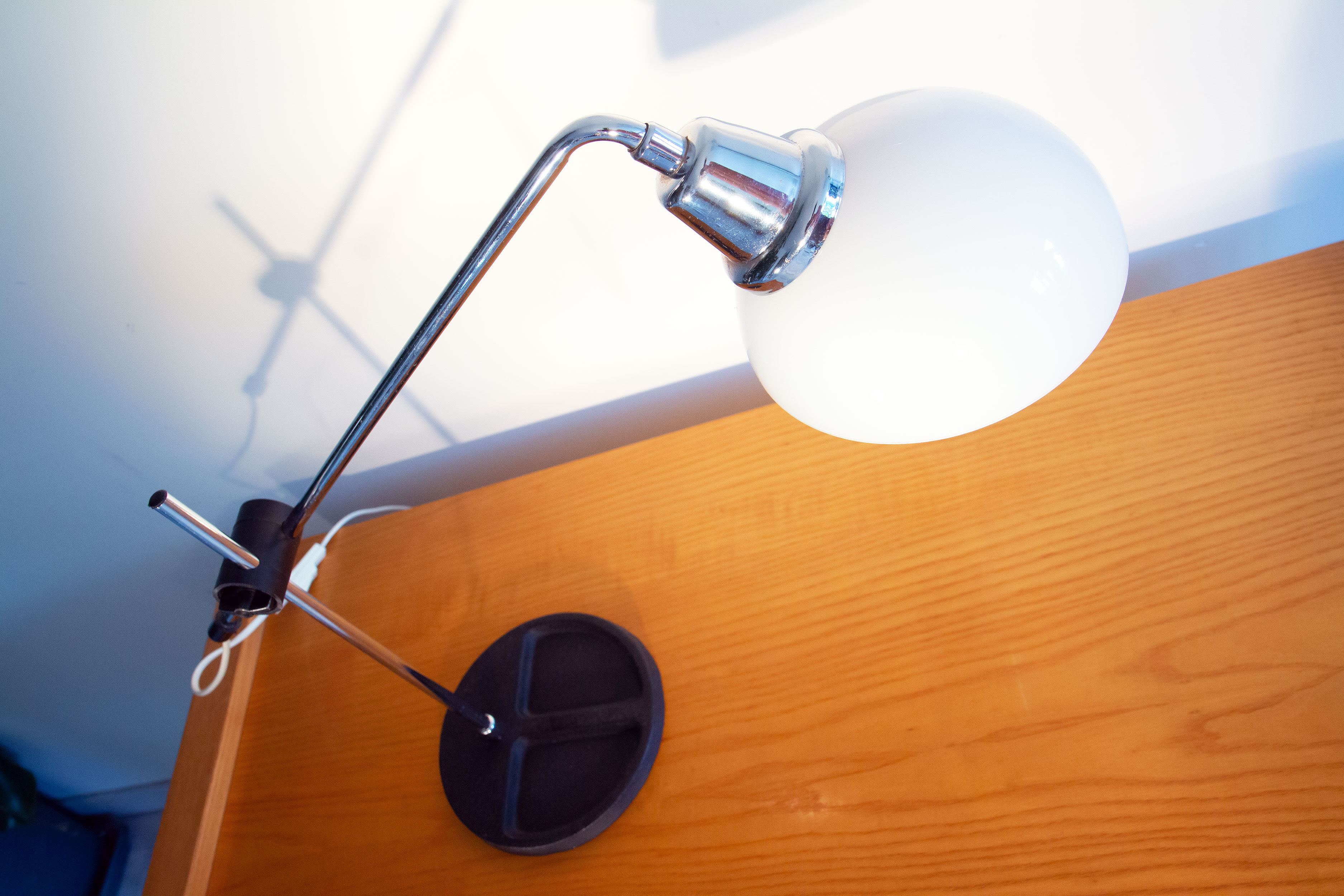 Lamp 70s chrome and opaline