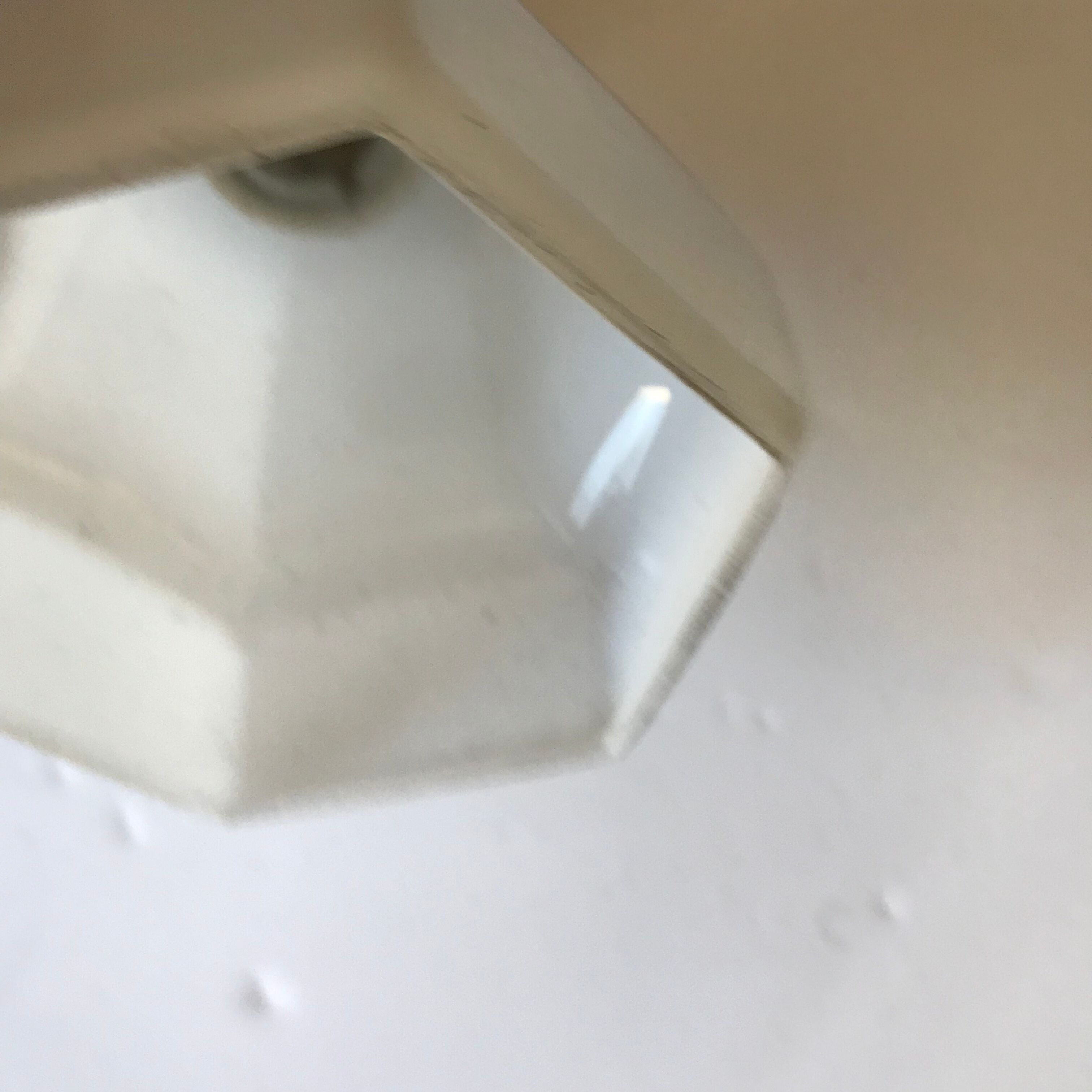 White and opaline porcelain wall lamp