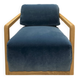 Contemporary armchair in blue velvet and oak